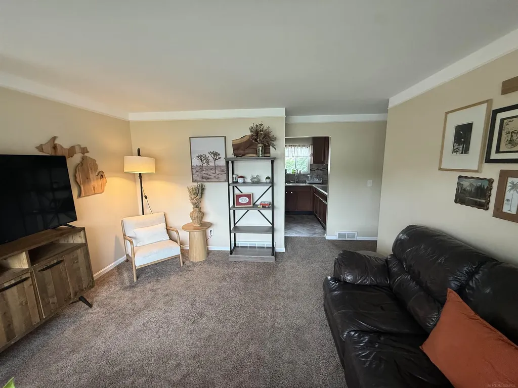 30850 Barrington Street Westland City MI 48186