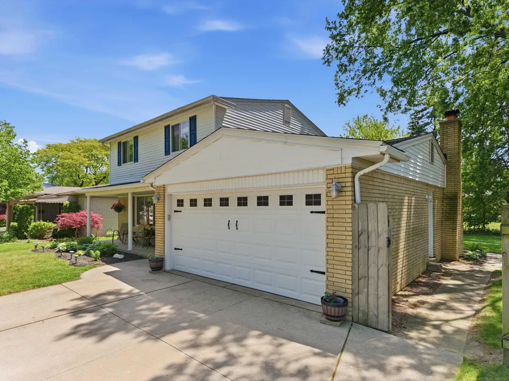 12212 Polara Drive Sterling Heights City MI 48312