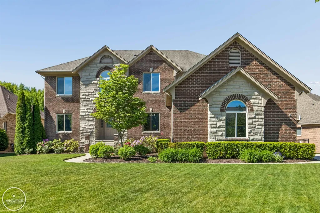 19060 Bedford Drive Clinton Charter Township MI 48038