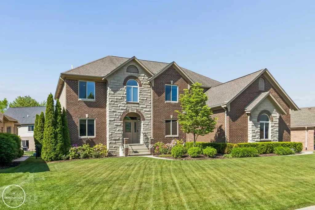 19060 Bedford Drive Clinton Charter Township MI 48038