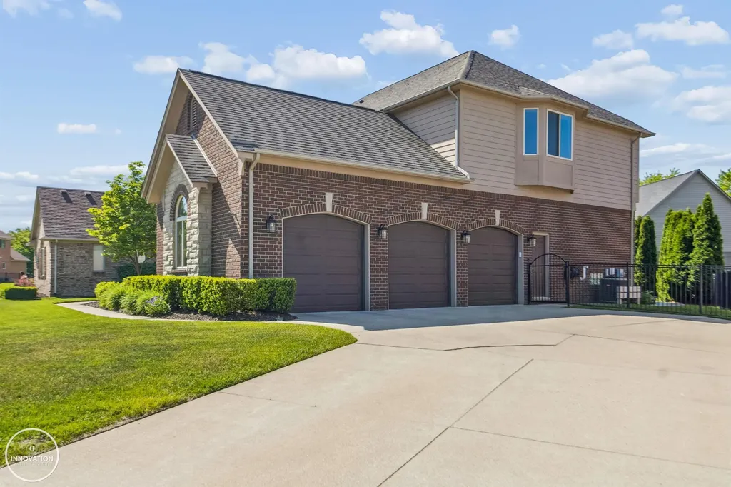 19060 Bedford Drive Clinton Charter Township MI 48038