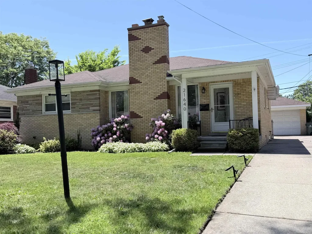 21640 Mauer Street St. Clair Shores City MI 48080