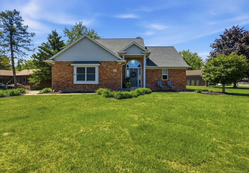 565 Lakes Edge Drive Oxford Village MI 48371