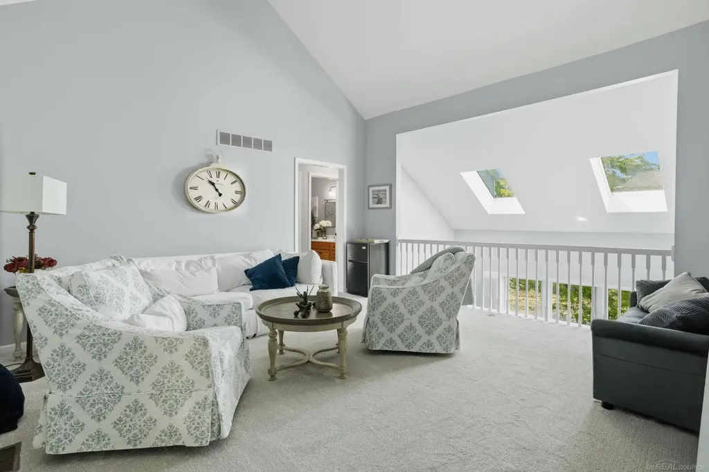 565 Lakes Edge Drive Oxford Village MI 48371