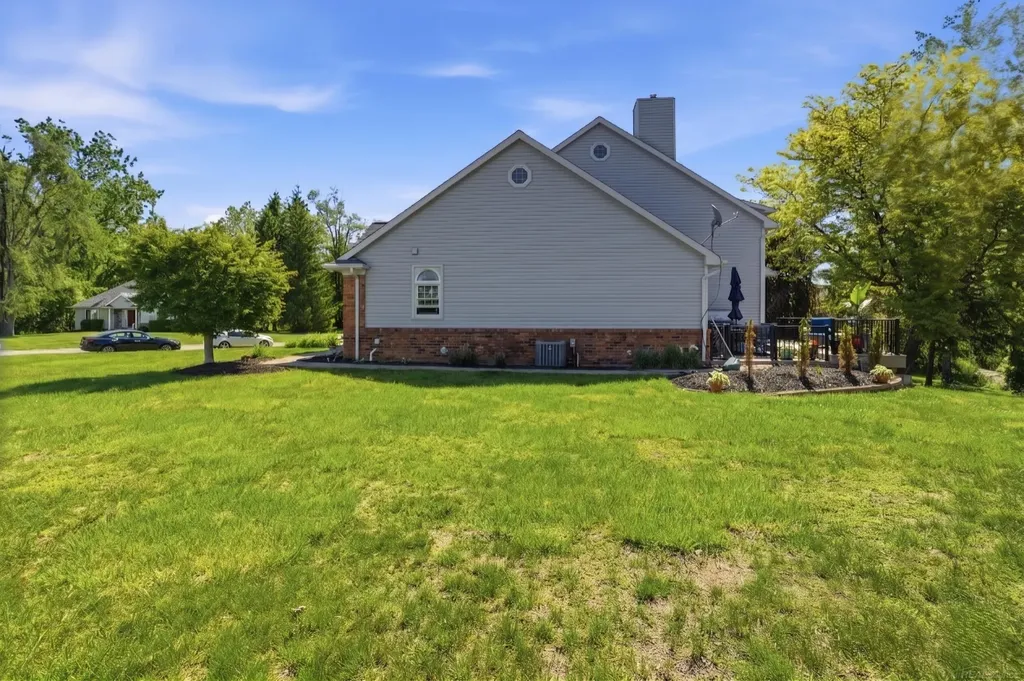 565 Lakes Edge Drive Oxford Village MI 48371