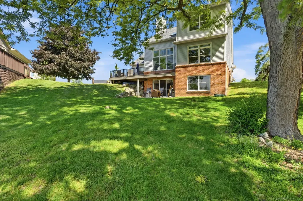 565 Lakes Edge Drive Oxford Village MI 48371