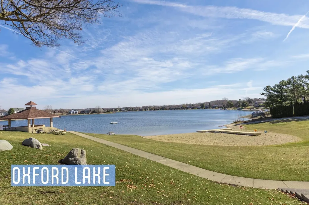 565 Lakes Edge Drive Oxford Village MI 48371