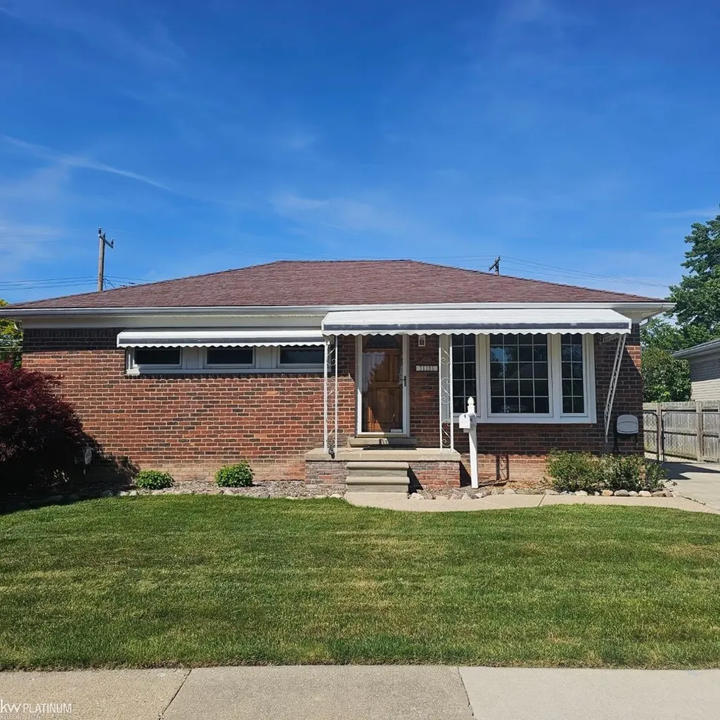 31256 Share Street St. Clair Shores City MI 48082
