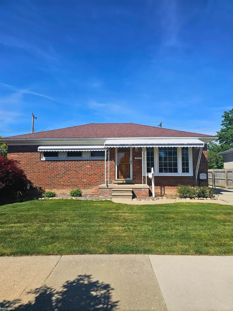 31256 Share Street St. Clair Shores City MI 48082