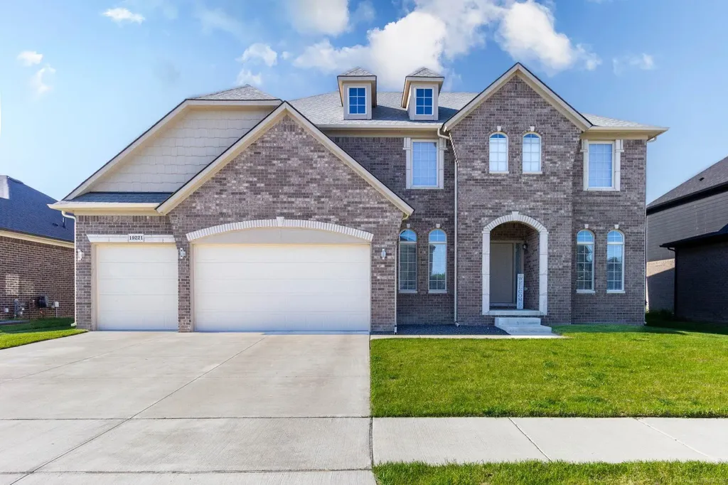 19221 Thompson Drive Macomb Township MI 48042