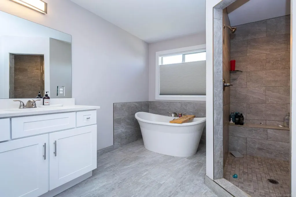 19221 Thompson Drive Macomb Township MI 48042
