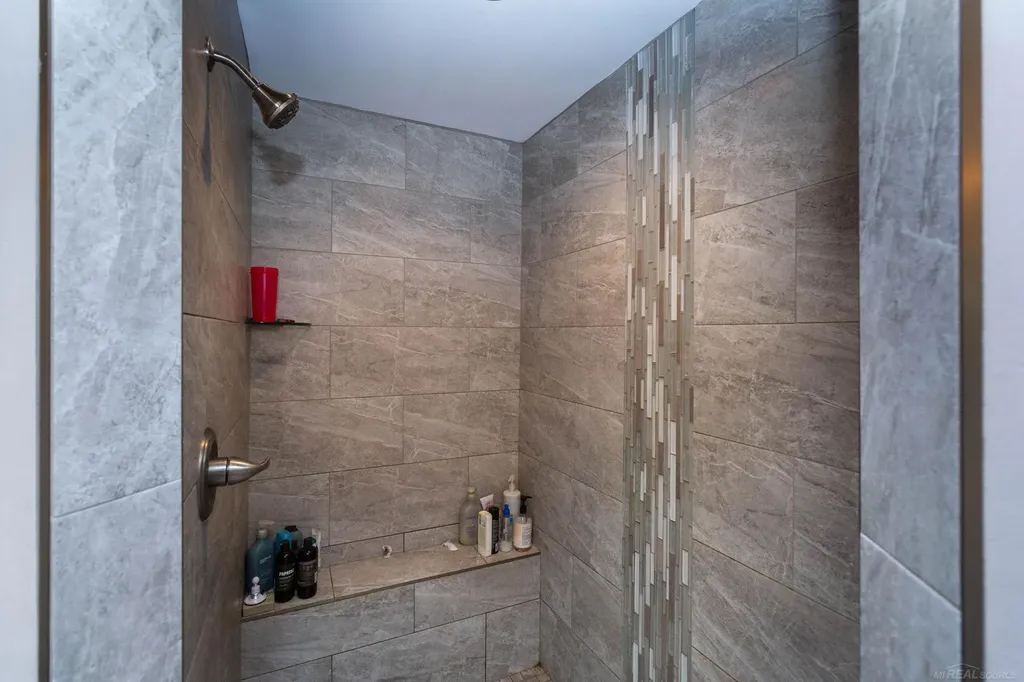 19221 Thompson Drive Macomb Township MI 48042