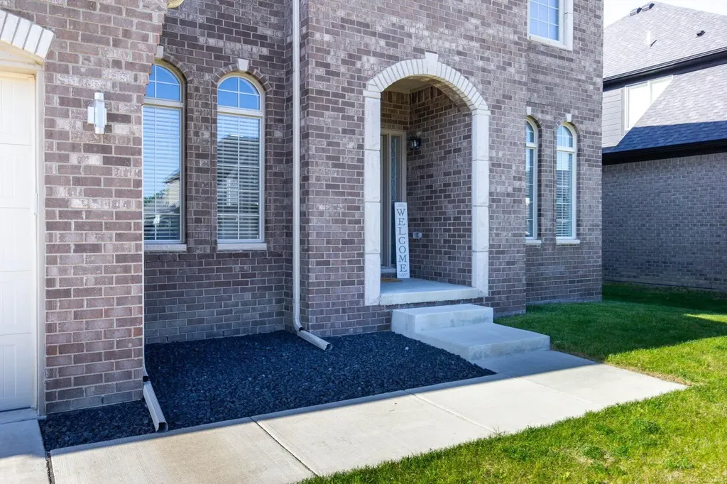 19221 Thompson Drive Macomb Township MI 48042