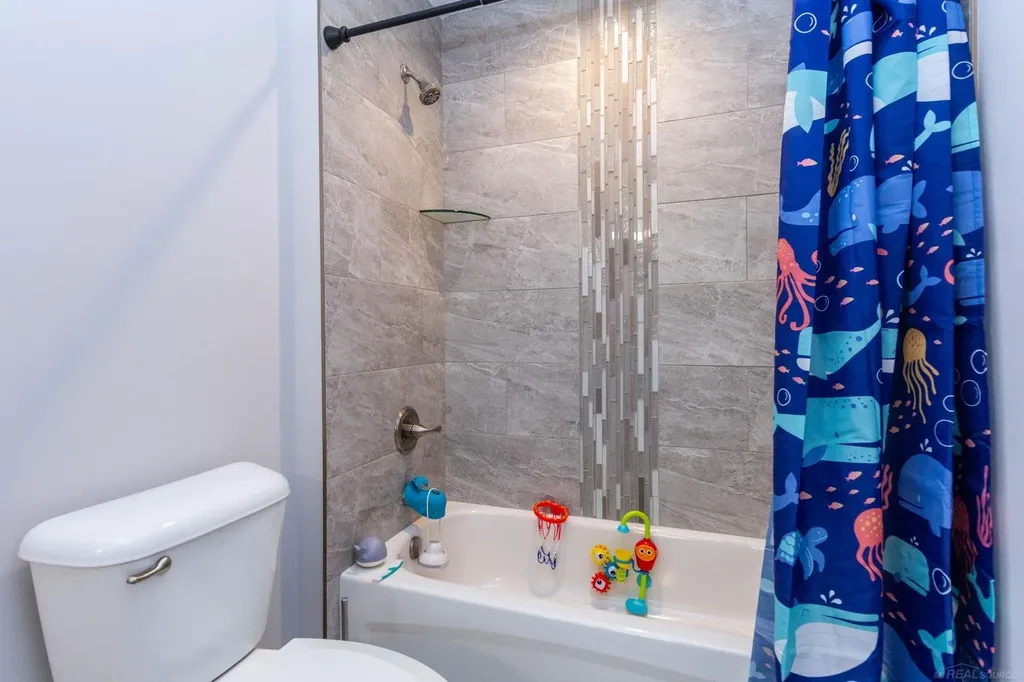 19221 Thompson Drive Macomb Township MI 48042