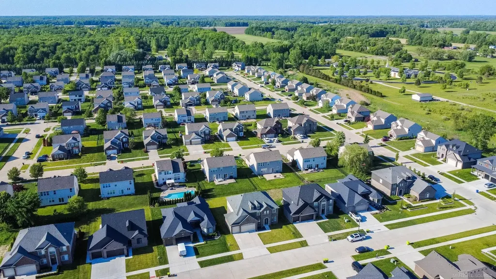 19221 Thompson Drive Macomb Township MI 48042