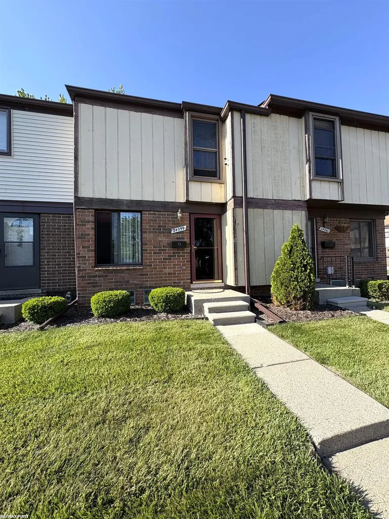 24059 Grange Street Clinton Charter Township MI 48036