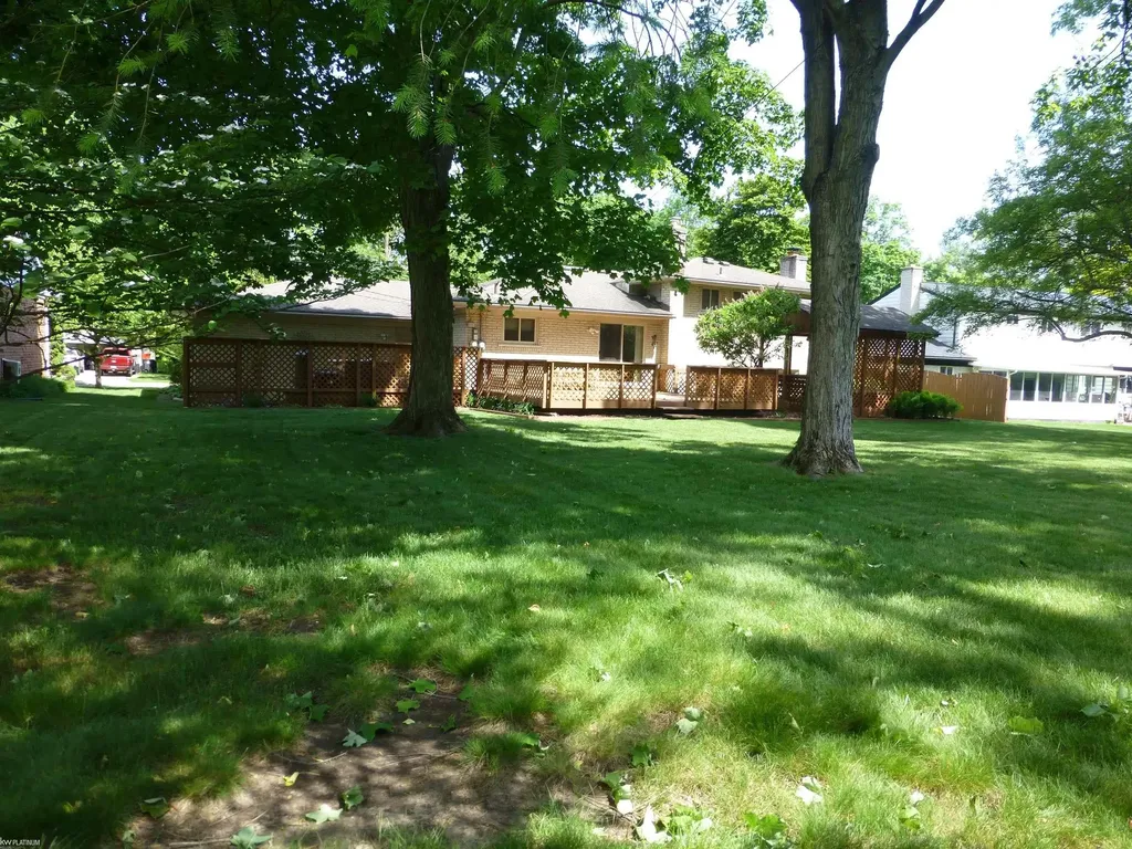 16117 Alpine Drive Livonia City MI 48154