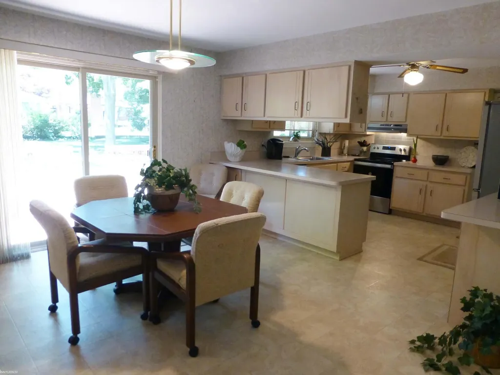 16117 Alpine Drive Livonia City MI 48154