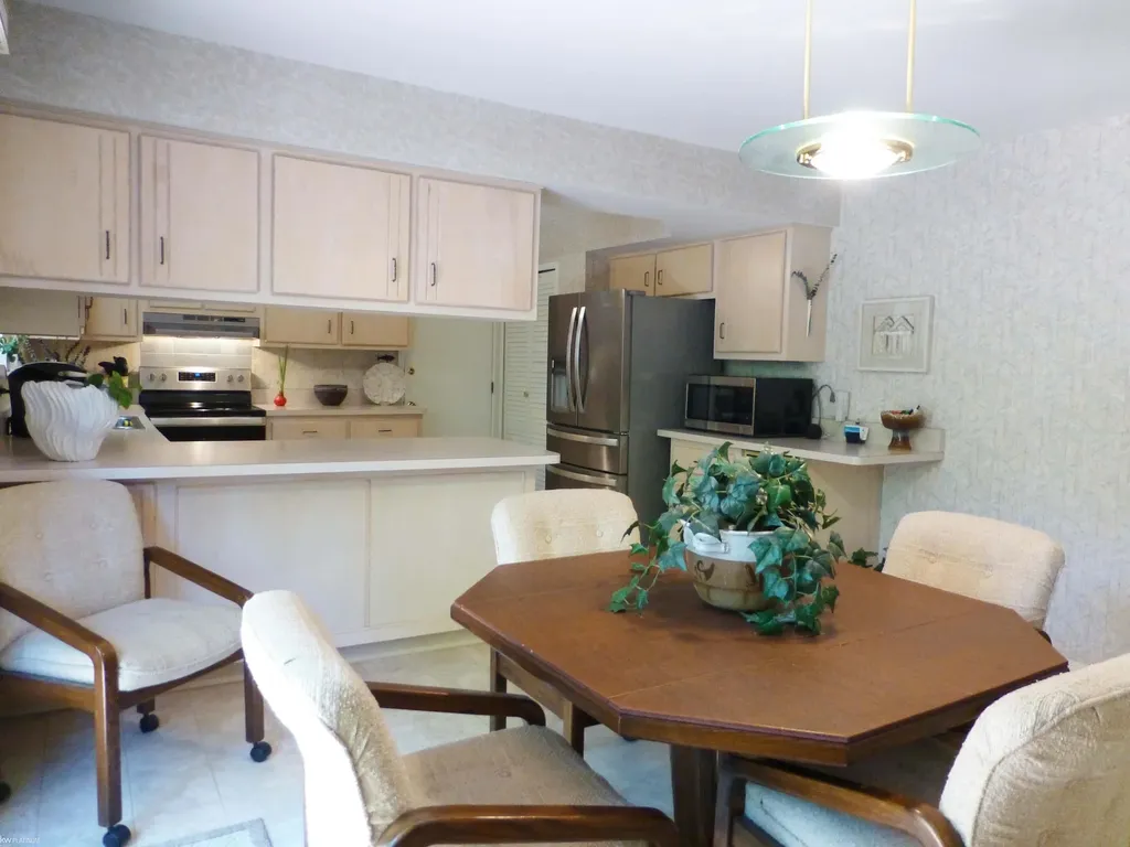 16117 Alpine Drive Livonia City MI 48154