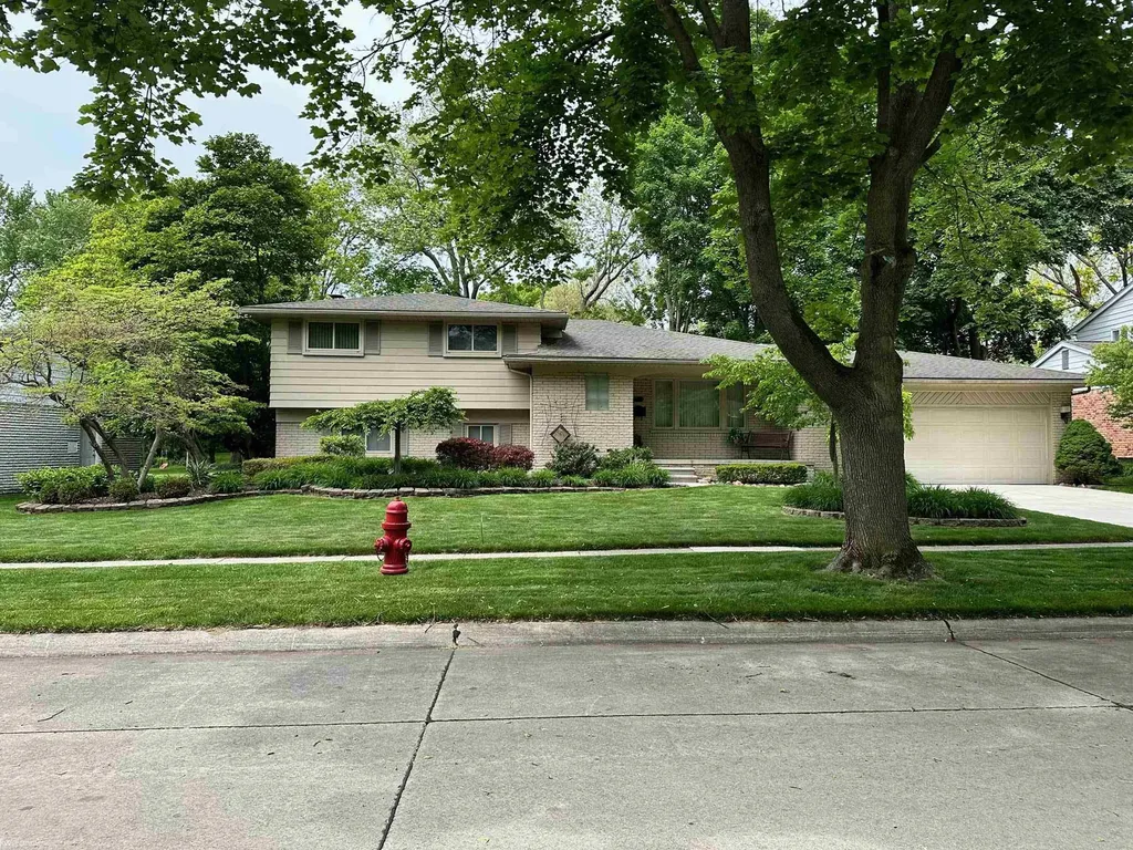 16117 Alpine Drive Livonia City MI 48154