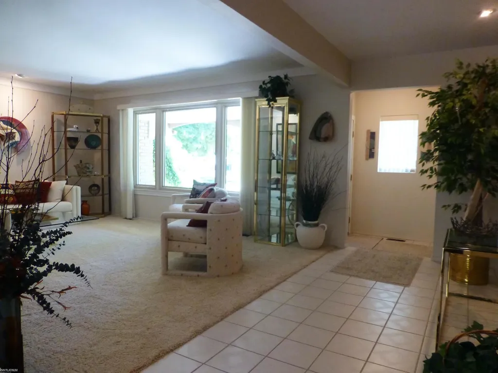16117 Alpine Drive Livonia City MI 48154