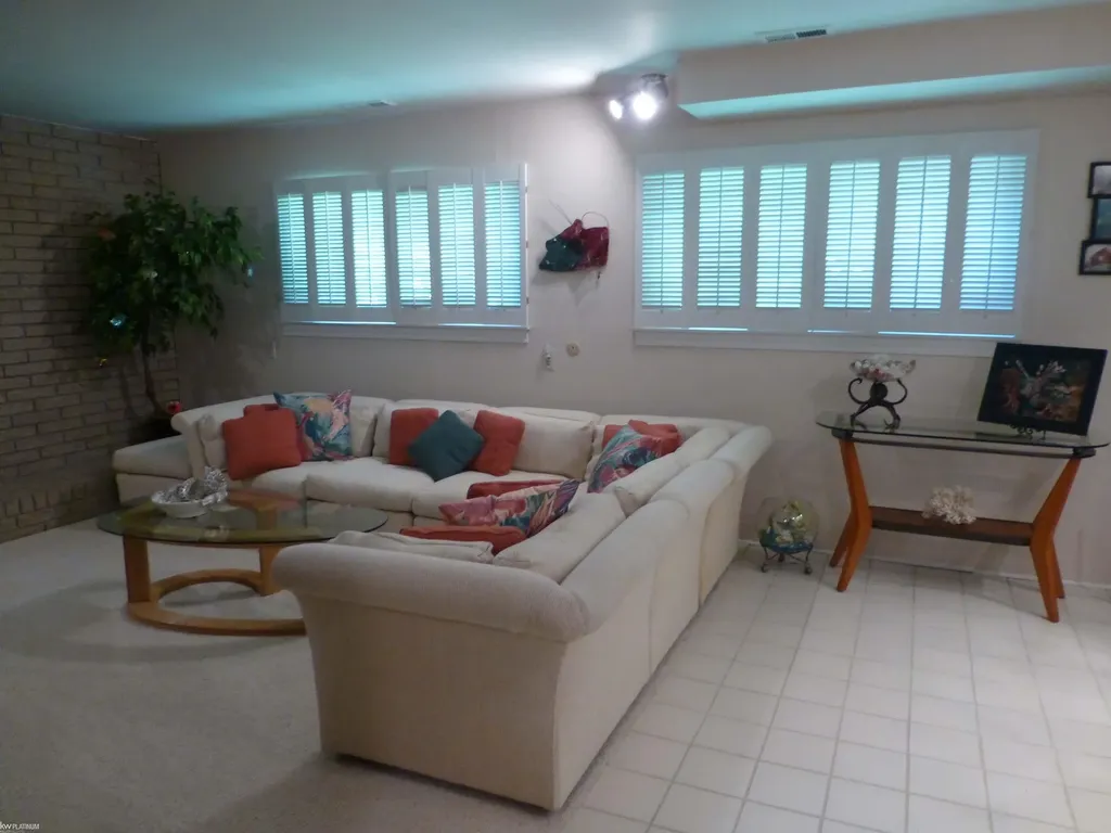 16117 Alpine Drive Livonia City MI 48154