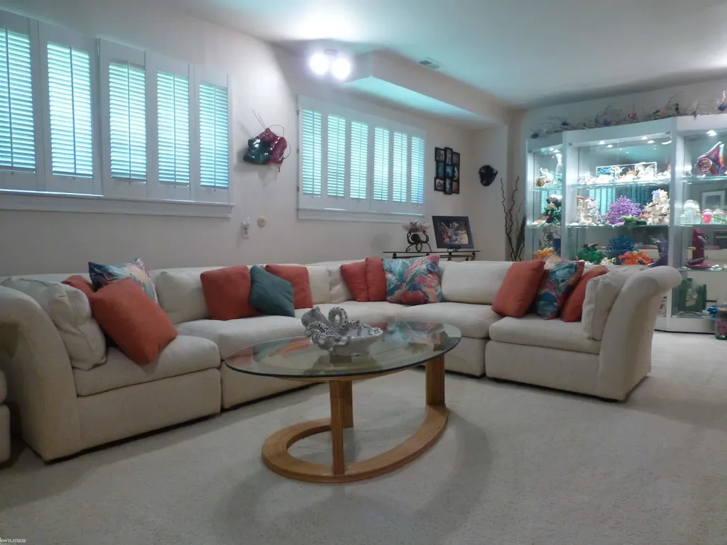 16117 Alpine Drive Livonia City MI 48154