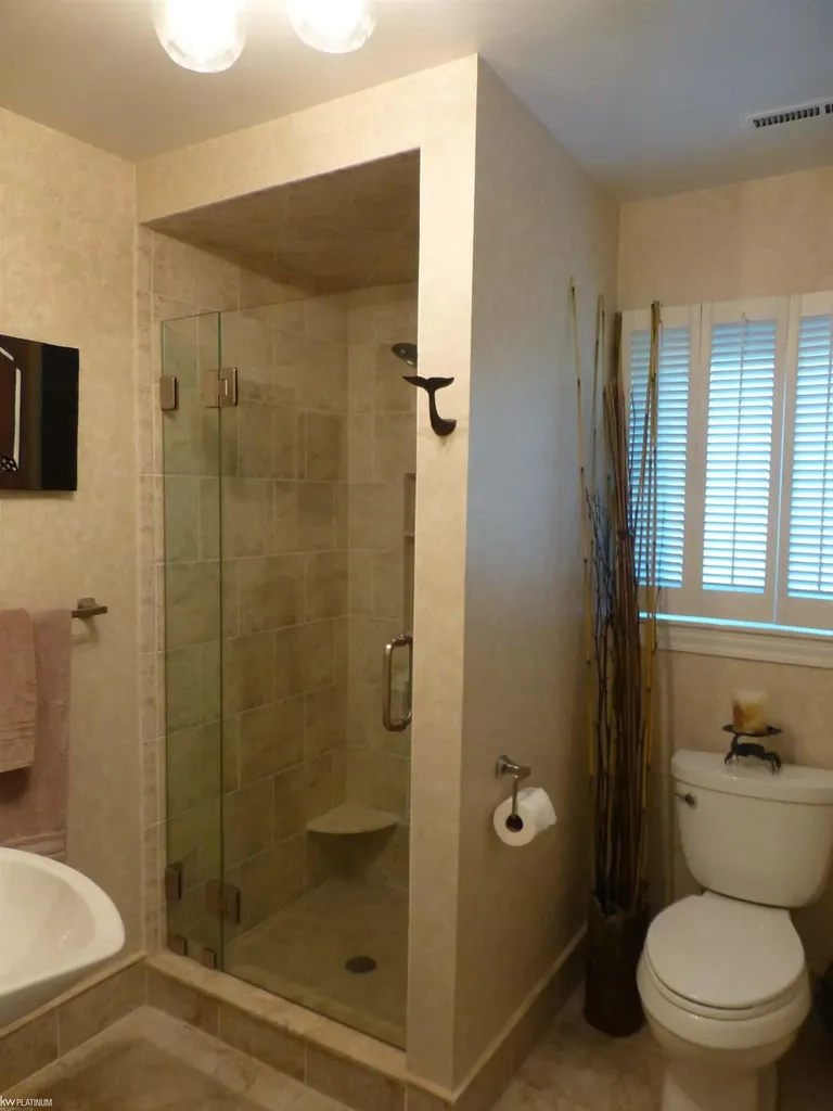 16117 Alpine Drive Livonia City MI 48154