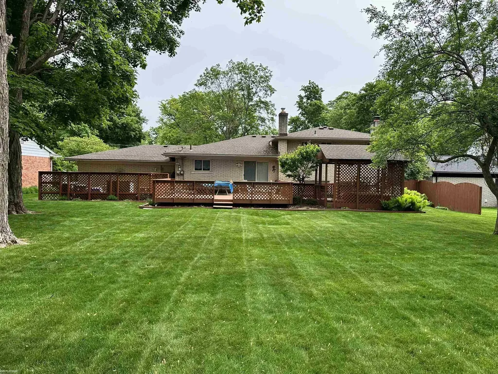 16117 Alpine Drive Livonia City MI 48154