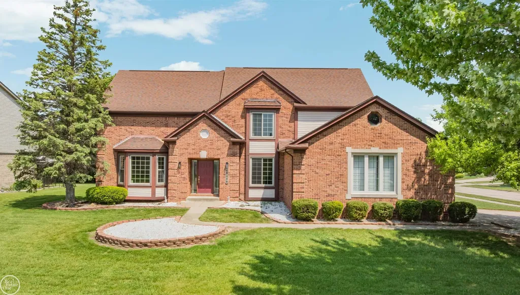 48430 Montelepre Drive Shelby Charter Township MI 48315
