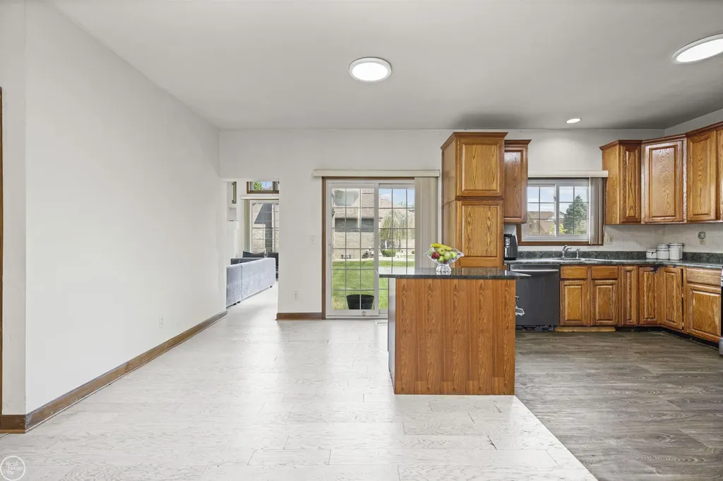 48430 Montelepre Drive Shelby Charter Township MI 48315