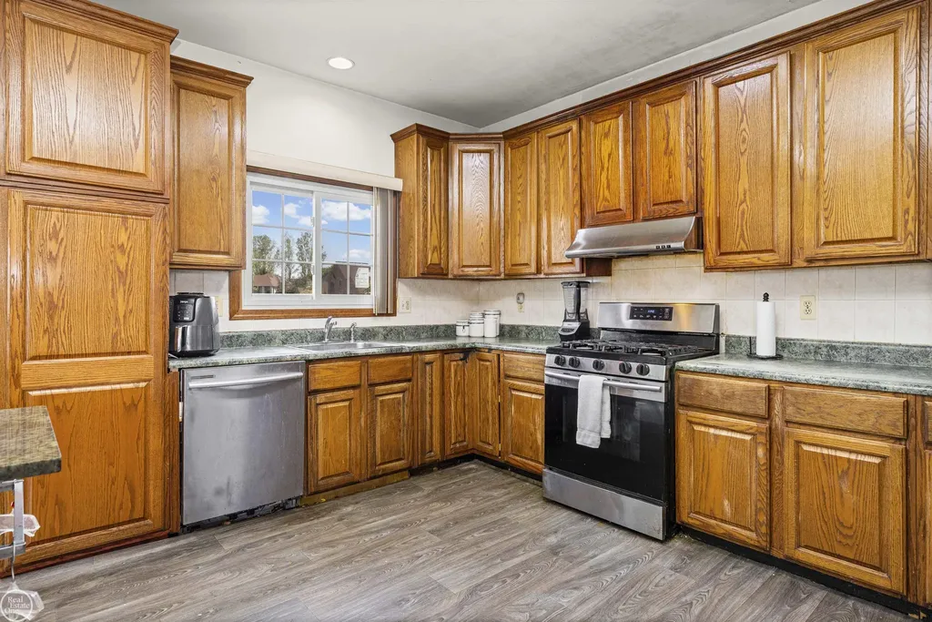 48430 Montelepre Drive Shelby Charter Township MI 48315