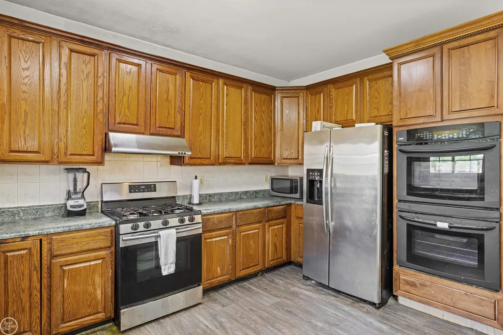 48430 Montelepre Drive Shelby Charter Township MI 48315