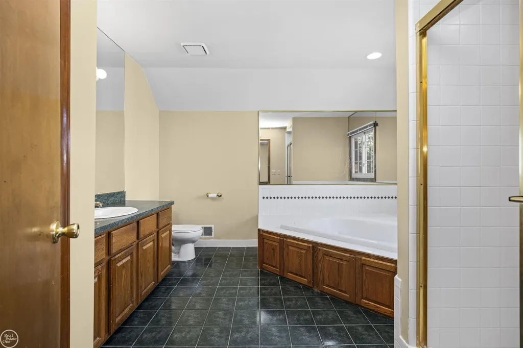 48430 Montelepre Drive Shelby Charter Township MI 48315