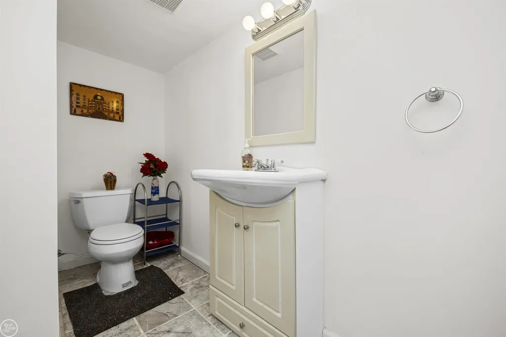48430 Montelepre Drive Shelby Charter Township MI 48315