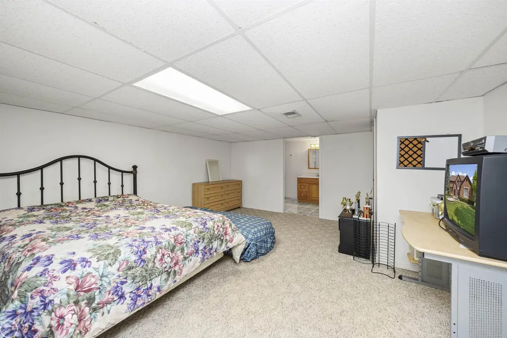 48430 Montelepre Drive Shelby Charter Township MI 48315