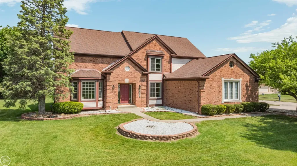 48430 Montelepre Drive Shelby Charter Township MI 48315