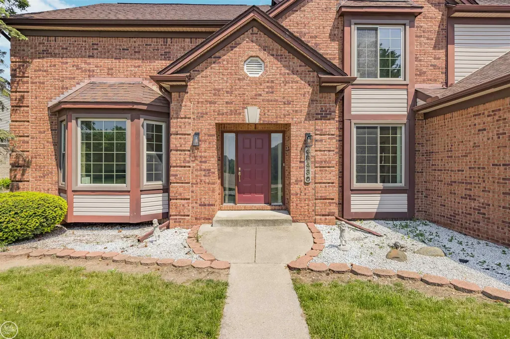 48430 Montelepre Drive Shelby Charter Township MI 48315