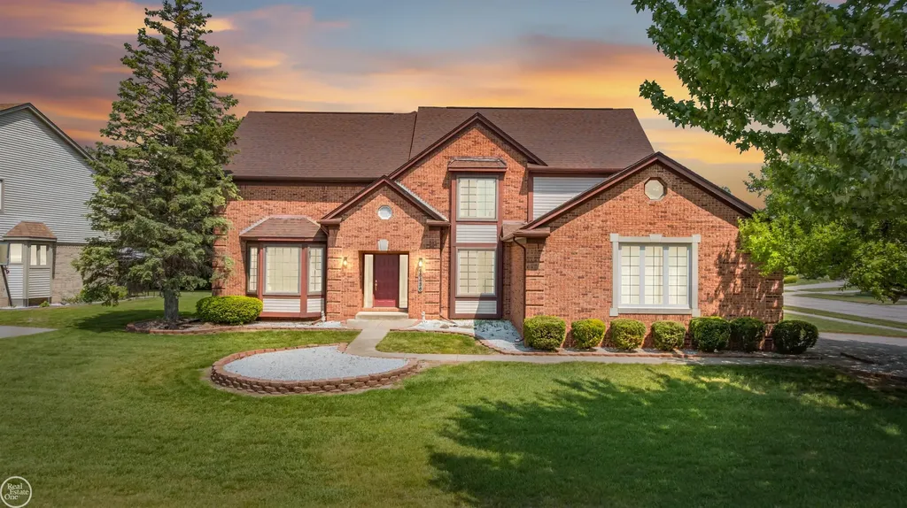 48430 Montelepre Drive Shelby Charter Township MI 48315