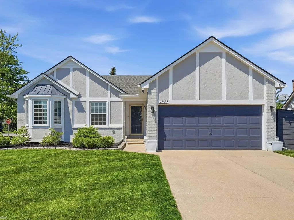27555 Cedar Glen Drive Chesterfield Township MI 48051