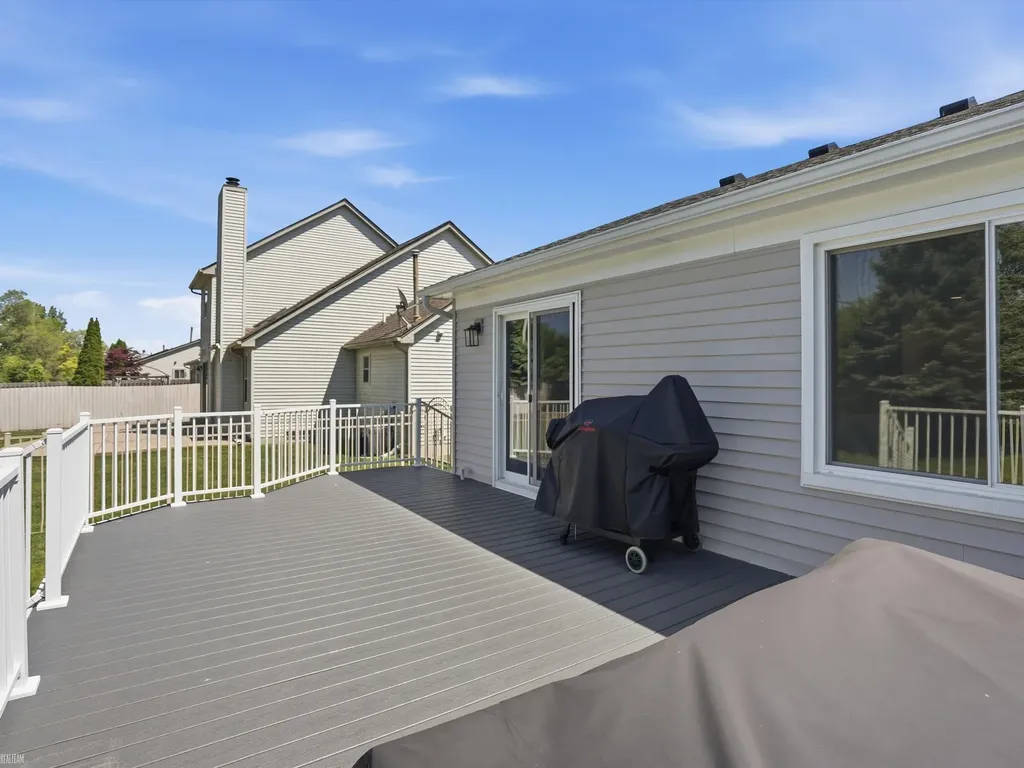 27555 Cedar Glen Drive Chesterfield Township MI 48051