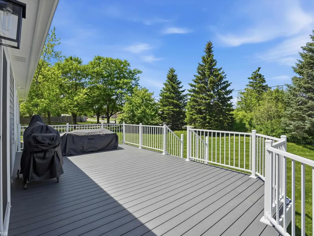 27555 Cedar Glen Drive Chesterfield Township MI 48051
