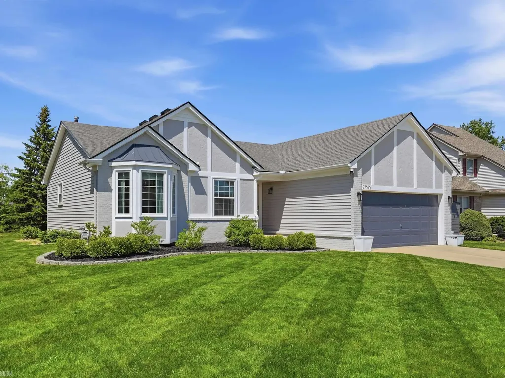 27555 Cedar Glen Drive Chesterfield Township MI 48051