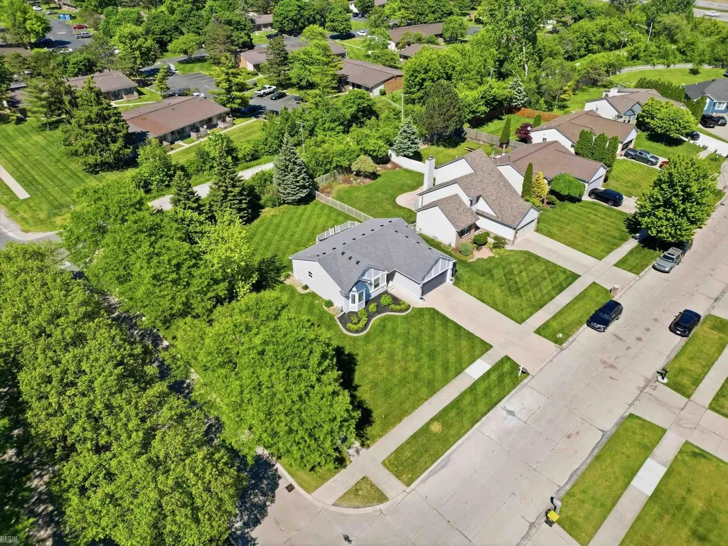 27555 Cedar Glen Drive Chesterfield Township MI 48051