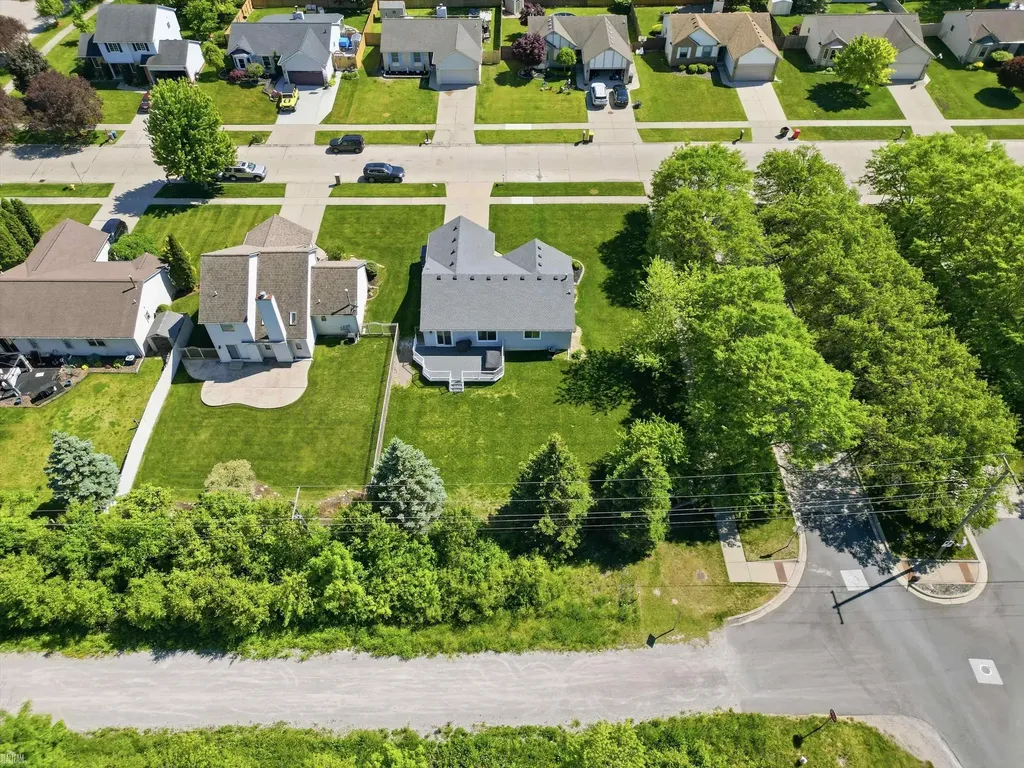 27555 Cedar Glen Drive Chesterfield Township MI 48051