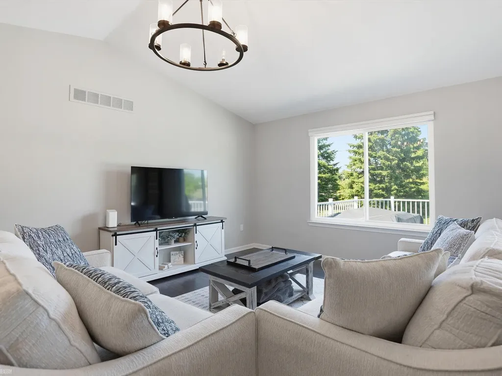 27555 Cedar Glen Drive Chesterfield Township MI 48051