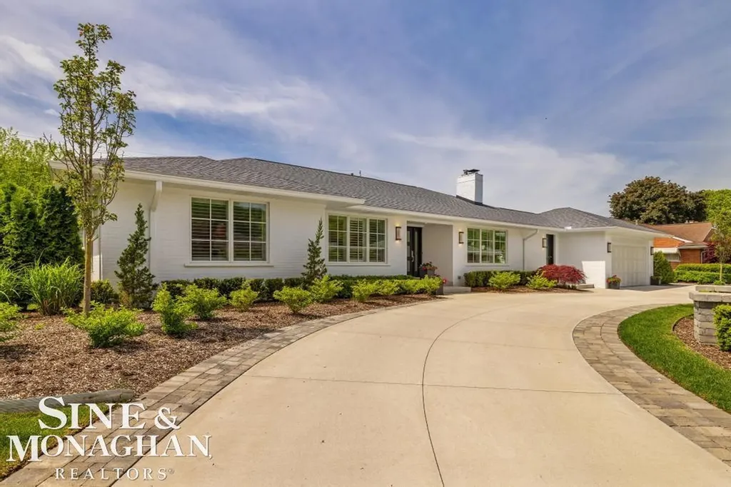 27 Shorecrest Circle Village Of Grosse Pointe Shores City MI 48236