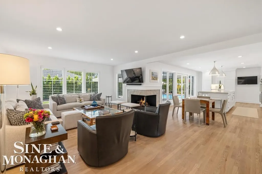 27 Shorecrest Circle Village Of Grosse Pointe Shores City MI 48236