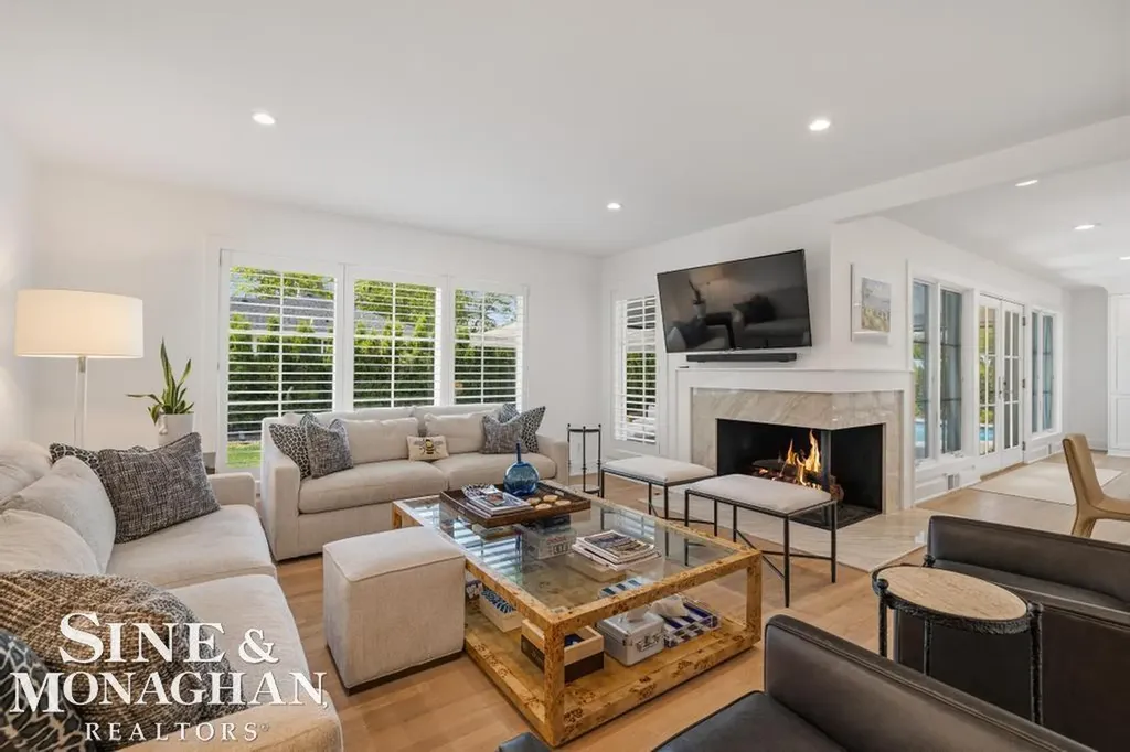 27 Shorecrest Circle Village Of Grosse Pointe Shores City MI 48236