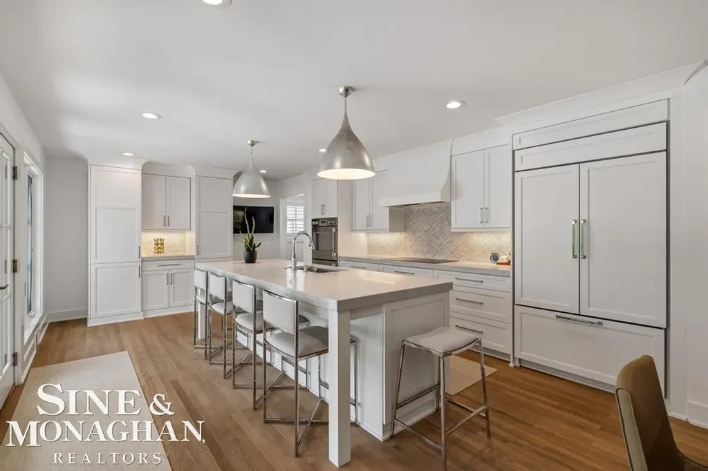 27 Shorecrest Circle Village Of Grosse Pointe Shores City MI 48236